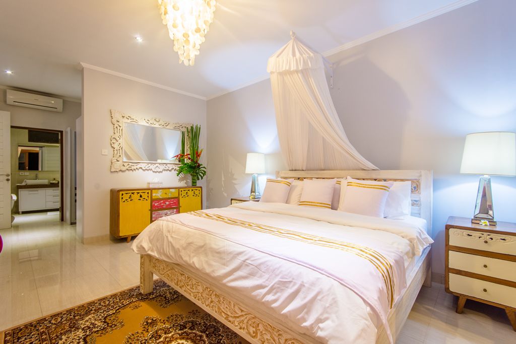 Golden-Palm-Villa-Canggu-Royal-Room-Main-Room-2nd-Floor-1