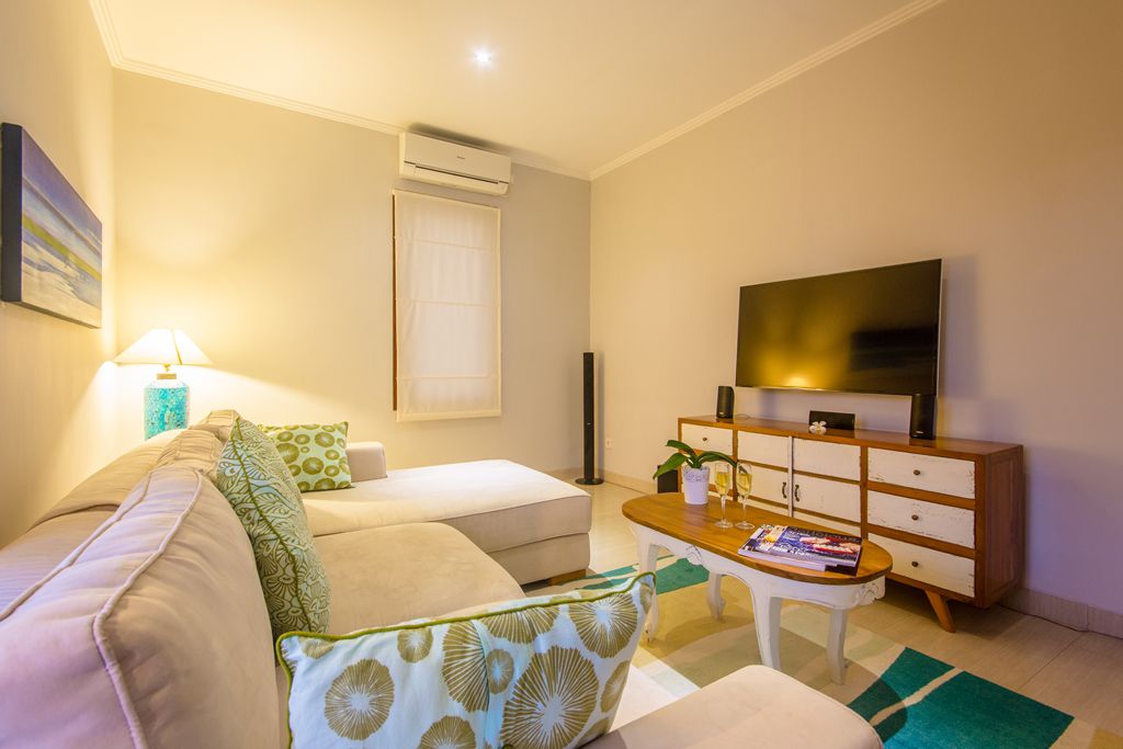 Golden-Palm-Villa-Canggu-Theatre-Room