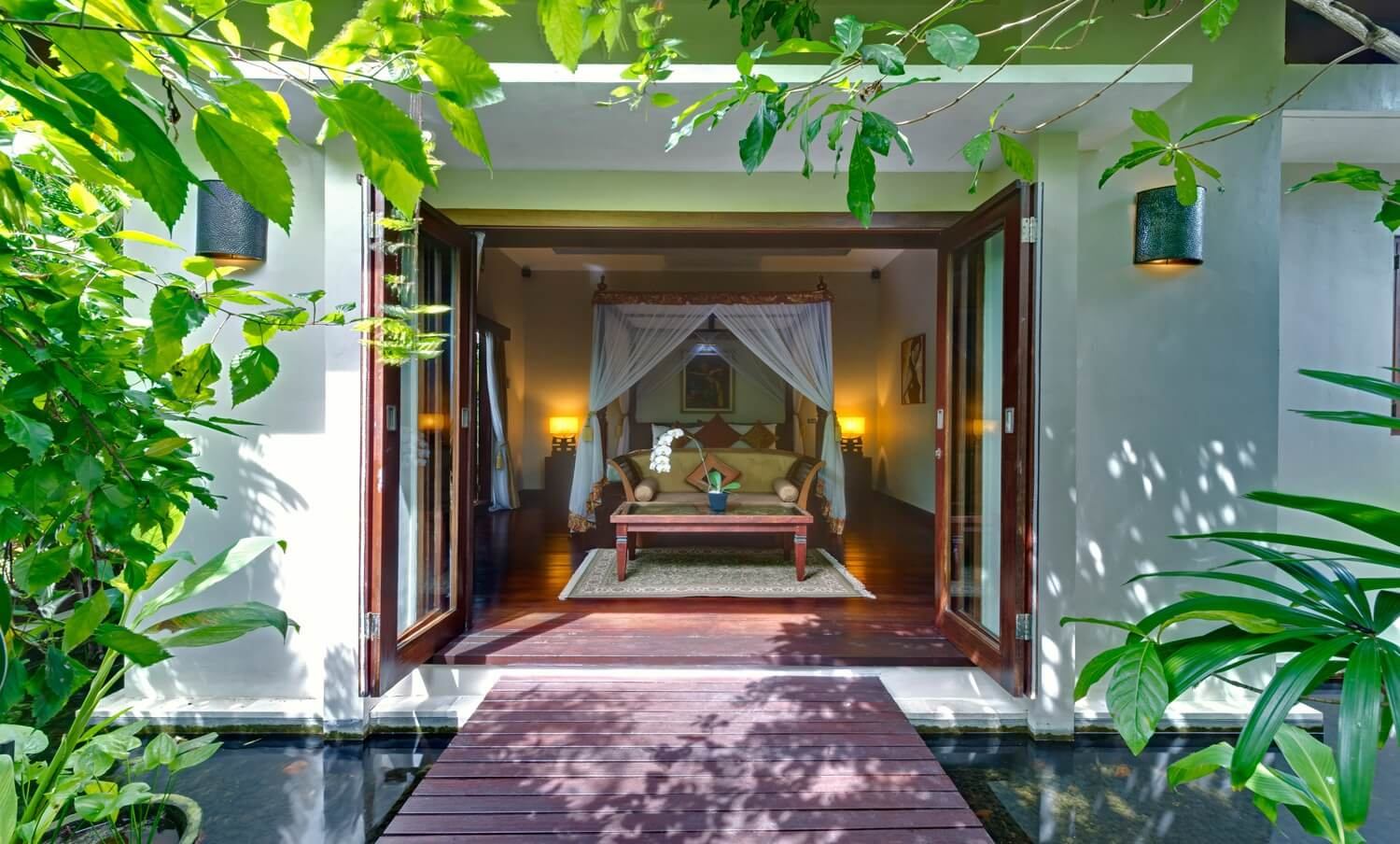 Villa-Kalimaya-I-First-guest-bedroom-pavilion-entrance